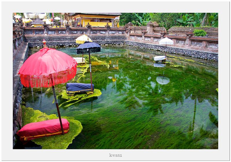 ティルタ ウンプル寺院 / Pura Tirtha Empul
